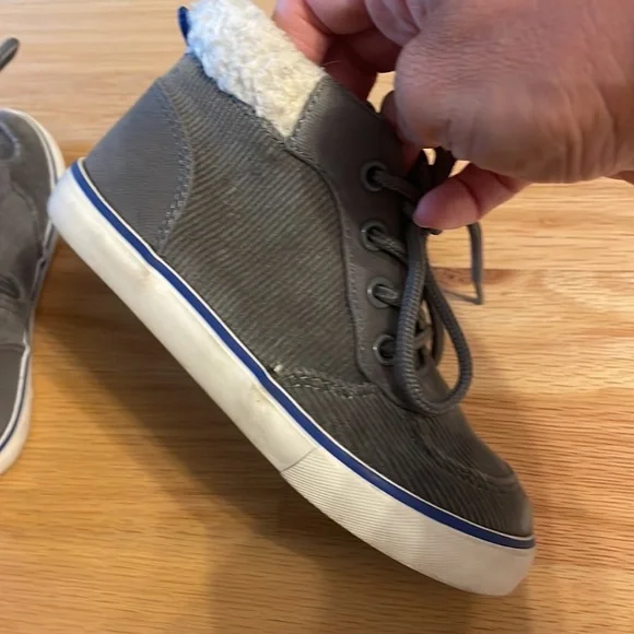 Toddler Grey Corduroy Faux Sherpa side zip high top shoes, GAP KIDS size 9 - Picture 6 of 8